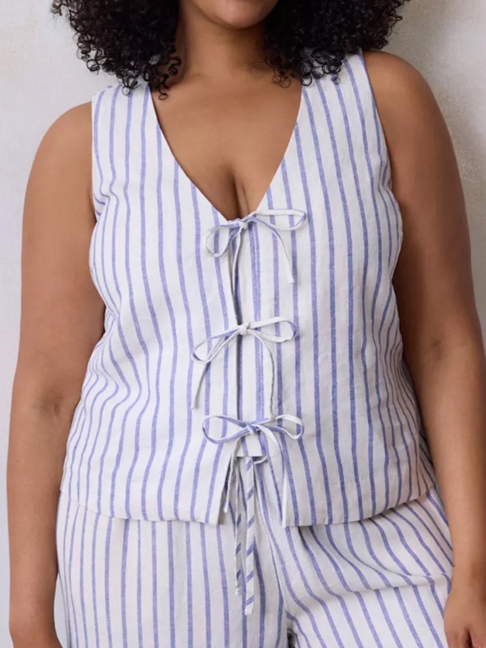 LC Lauren Conrad Blue and White Striped Tie-Front top size 1X 55% linen